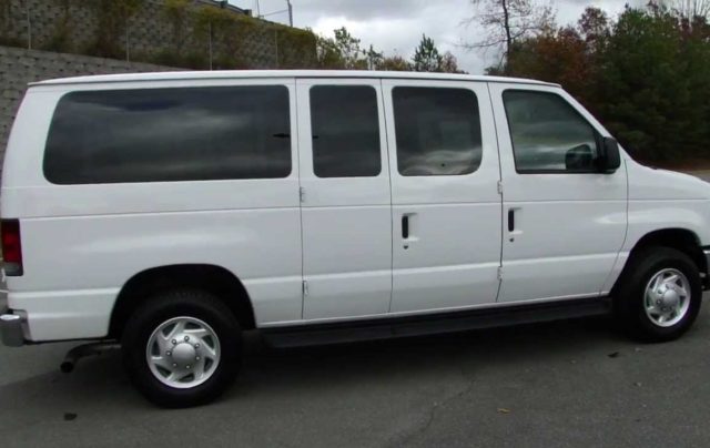 ford-e350-xlt-15-passenger-van-05